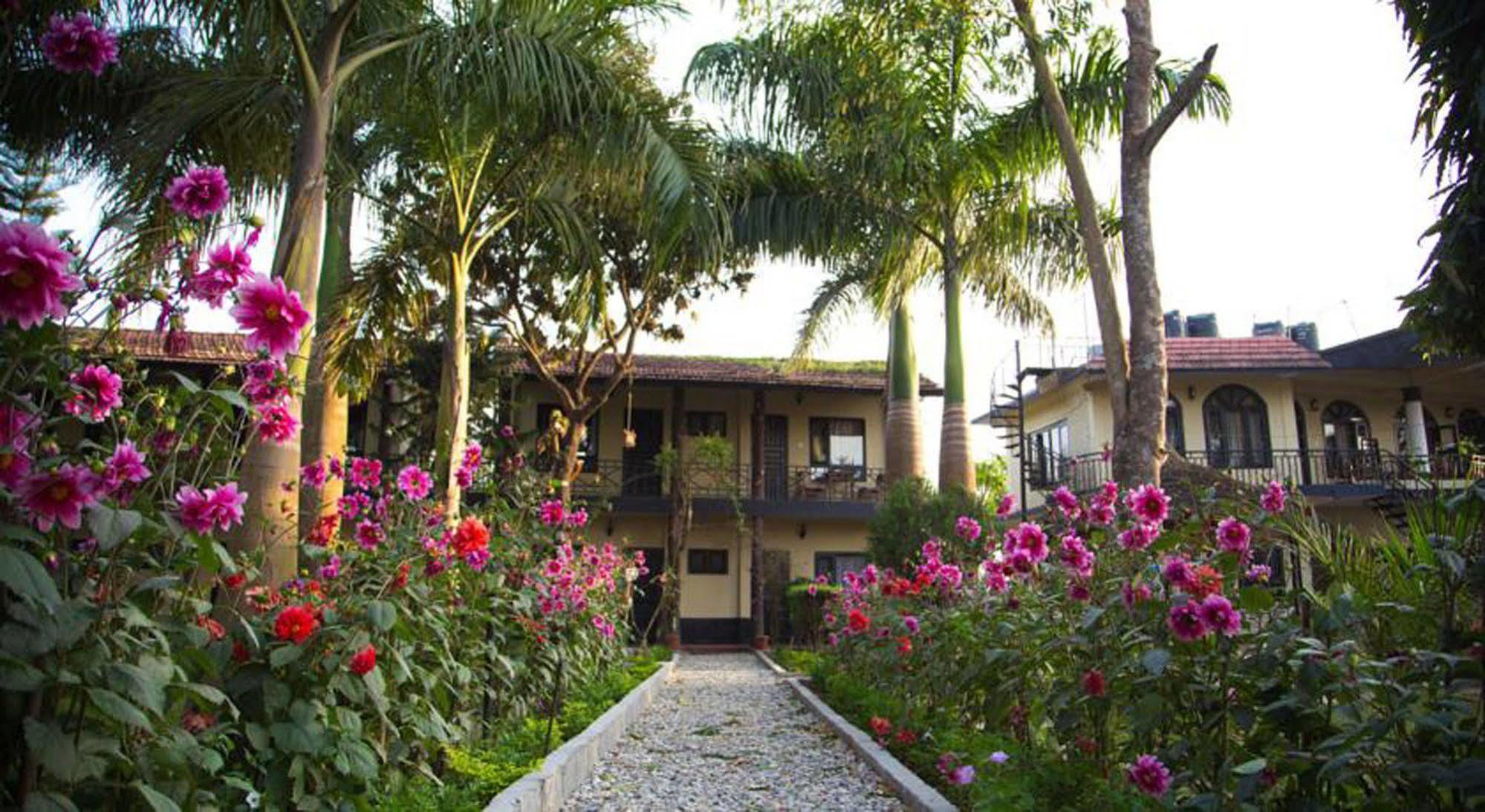 Chitwan Adventure Resort Sauraha Exterior foto