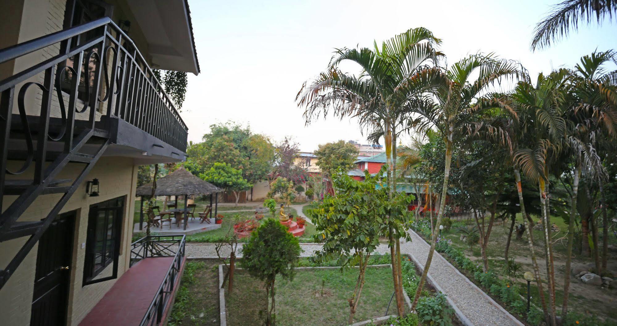 Chitwan Adventure Resort Sauraha Exterior foto